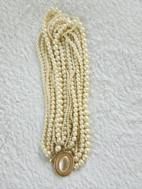Vintage Carolee ✨️ Multi-Strand Ivory Pearl Necklace with Gold Clasp - Picture 9 of 11